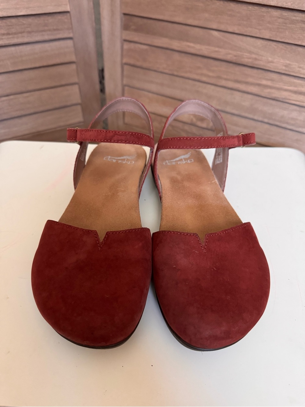 Dansko Rowan Cinnabar Red Nubuck Closed Toe Sandals EU 37